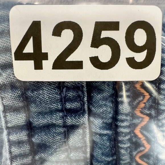 Dressbarn Denim Vest Embroidered Floral Cotton Sleeveless Top Blue Size Small - Picture 8 of 8